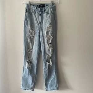 Hollister distressed ultra high rise mom jeans 00R